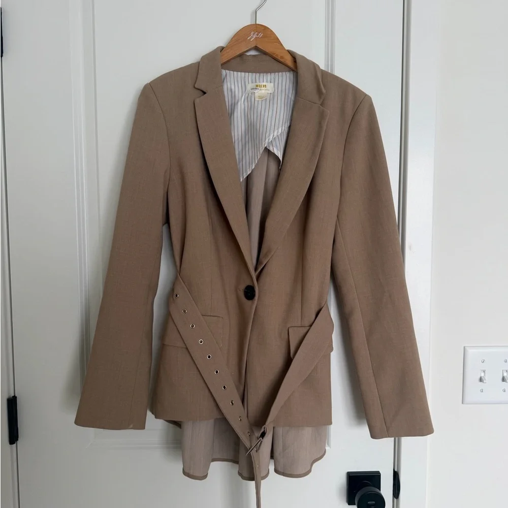 NWOT Maeve Tan Blazer Belted Pleated Back Small - Picture 3 of 5